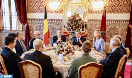 الملك يقيم مأدبة غداء على شرف الوزير الأول البلجيكي والوفد المرافق له